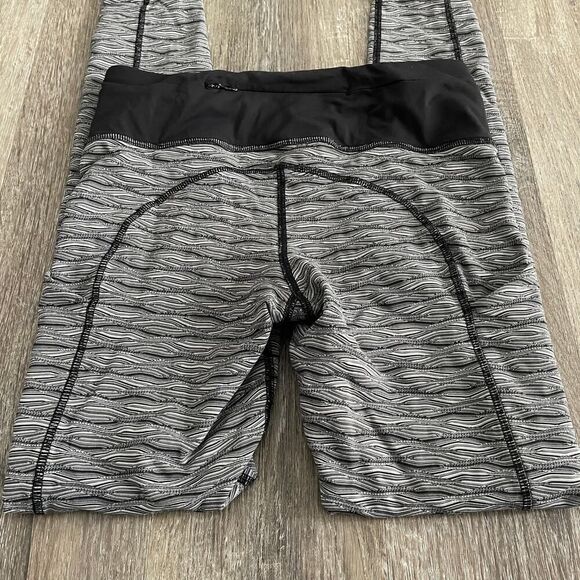 Lululemon Speed Tight II Textured Wave Black Silver Spoon / Black - Size: 6 - Picture 12 of 13
